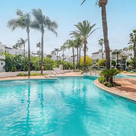 Stylish 2 Bedroom Penthouse With Pool By The Appartement