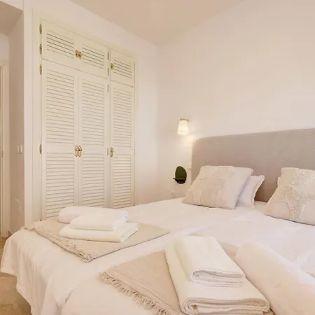 Stylish 2 Bedroom Penthouse With Pool By The Estepona