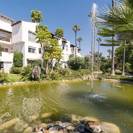 Stylish 2 Bedroom Penthouse With Pool By The Daire Estepona