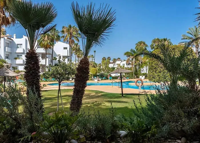 Stylish 2 Bedroom Penthouse With Pool By The Estepona