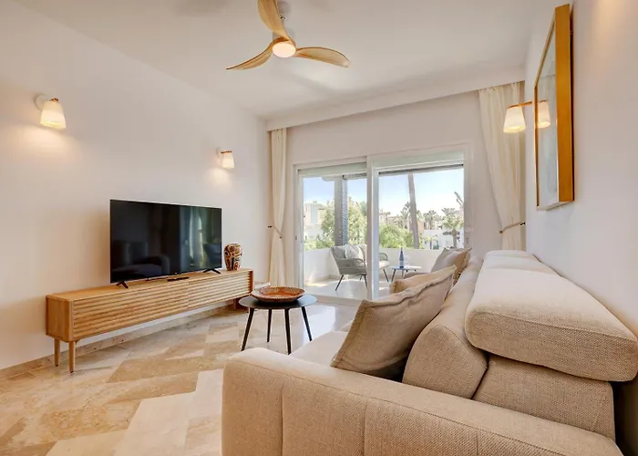 Stylish 2 Bedroom Penthouse With Pool By The Apartment Estepona