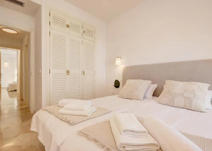 Stylish 2 Bedroom Penthouse With Pool By The Estepona