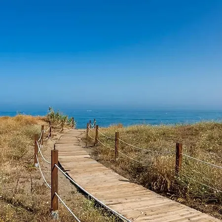 Stylish 2 Bedroom Penthouse With Pool By The شقة