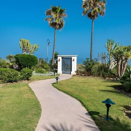 Stylish 2 Bedroom Penthouse With Pool By The شقة *