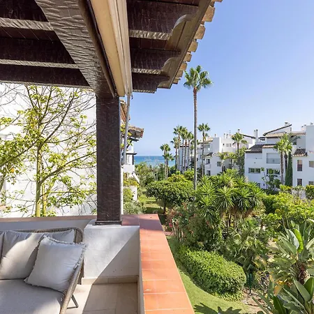 Stylish 2 Bedroom Penthouse With Pool By The *