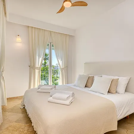 شقة Stylish 2 Bedroom Penthouse With Pool By The *