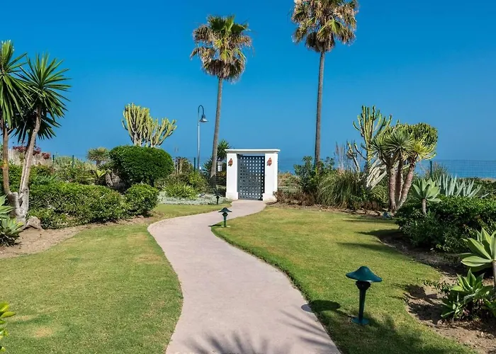 Stylish 2 Bedroom Penthouse With Pool By The شقة *