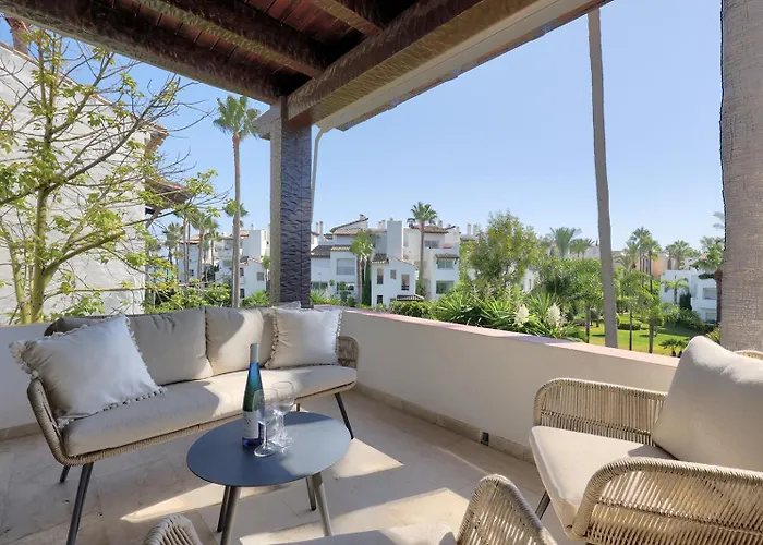 Stylish 2 Bedroom Penthouse With Pool By The شقة