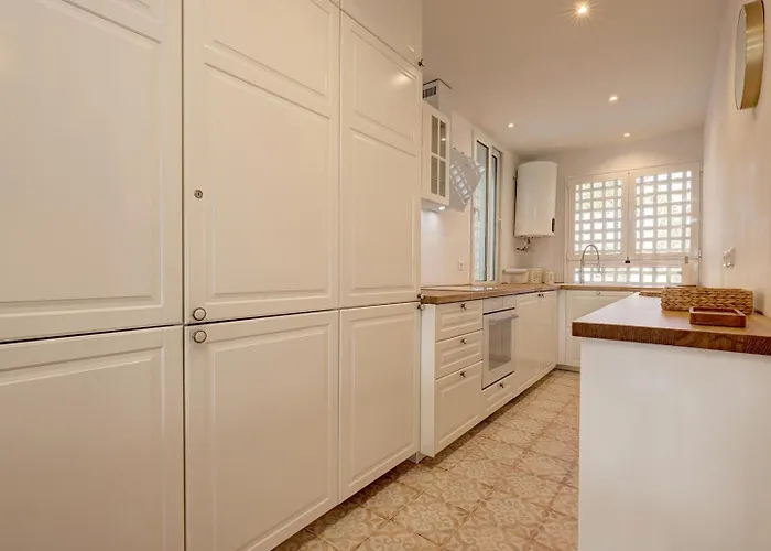 Stylish 2 Bedroom Penthouse With Pool By The شقة *