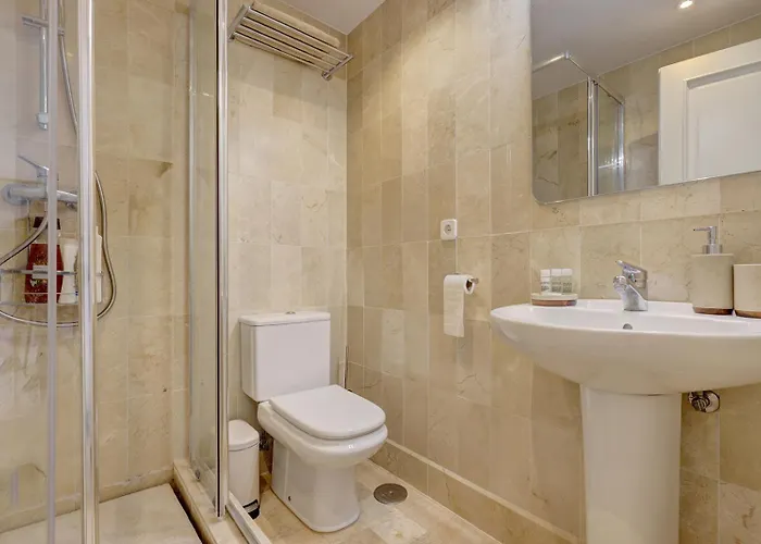 Stylish 2 Bedroom Penthouse With Pool By The إِستيبونا