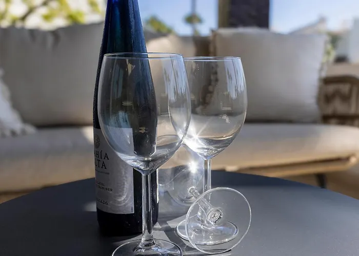 Stylish 2 Bedroom Penthouse With Pool By The شقة *