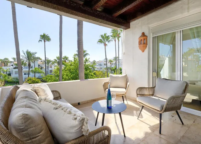 Stylish 2 Bedroom Penthouse With Pool By The شقة