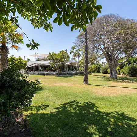 Stylish 2 Bedroom Penthouse With Pool By The Apartamento *