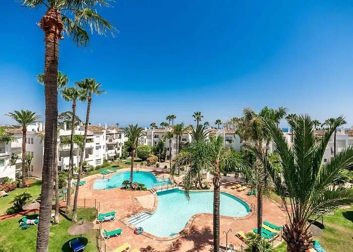 Stylish 2 Bedroom Penthouse With Pool By The * Estepona