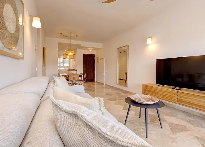 Stylish 2 Bedroom Penthouse With Pool By The Estepona