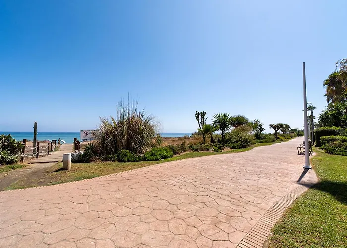 Stylish 2 Bedroom Penthouse With Pool By The Apartamento *