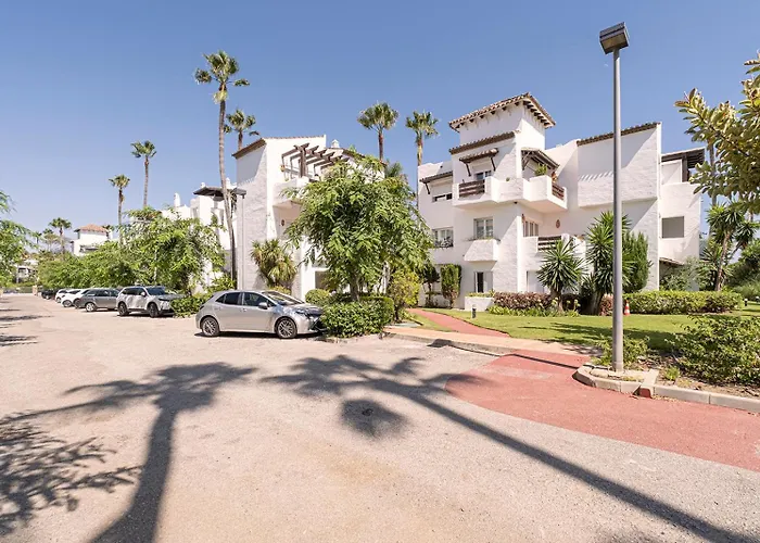 Apartamento Stylish 2 Bedroom Penthouse With Pool By The Estepona
