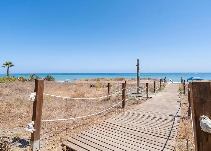 Stylish 2 Bedroom Penthouse With Pool By The Apartamento *