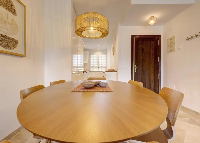 Apartamento Stylish 2 Bedroom Penthouse With Pool By The Estepona