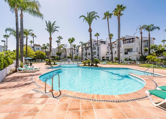 Stylish 2 Bedroom Penthouse With Pool By The *