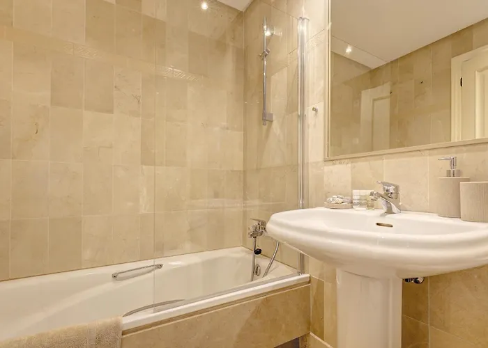 Stylish 2 Bedroom Penthouse With Pool By The * Estepona