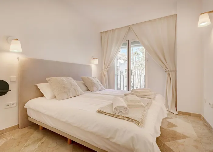 Stylish 2 Bedroom Penthouse With Pool By The Estepona